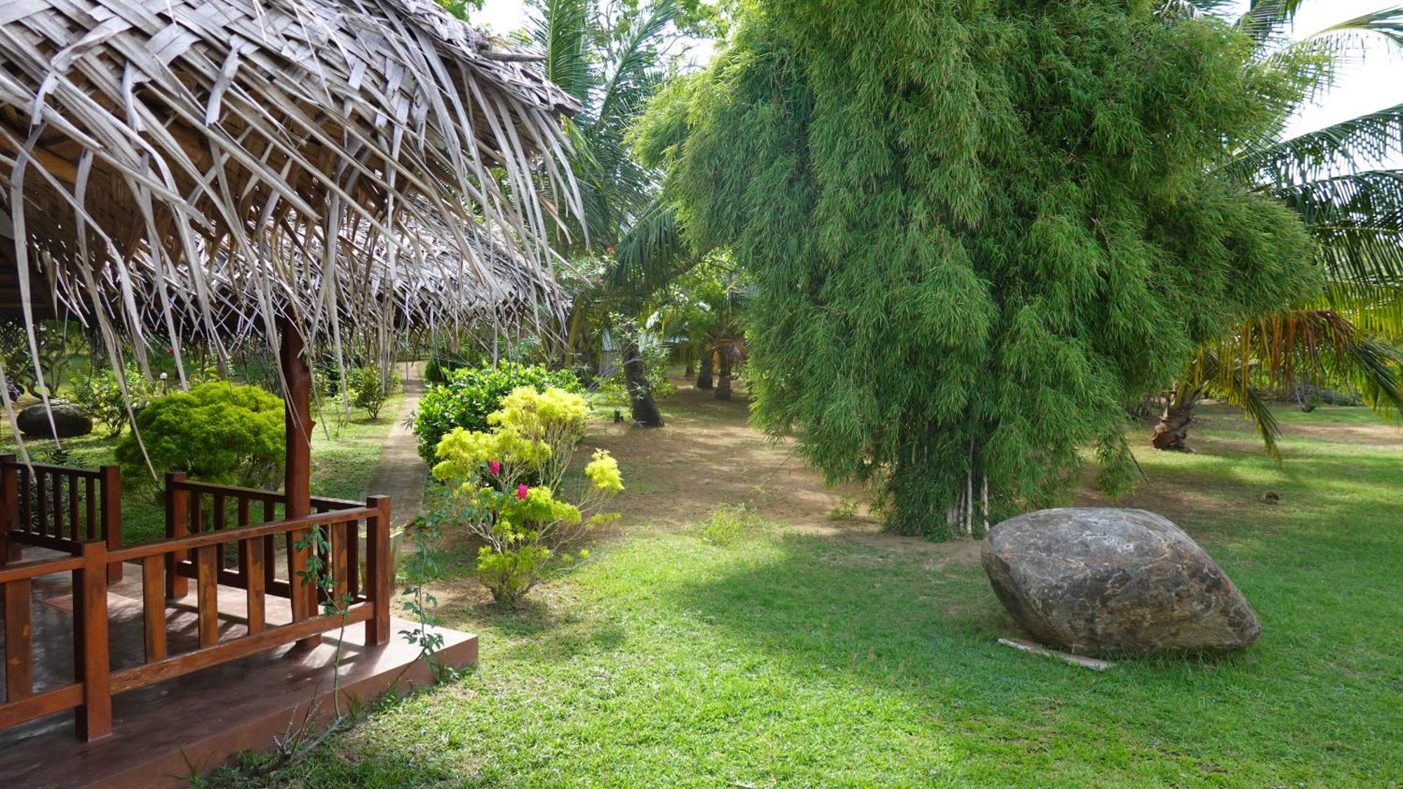 Salt Lake Cabanas & Restaurant Tangalle Exterior photo