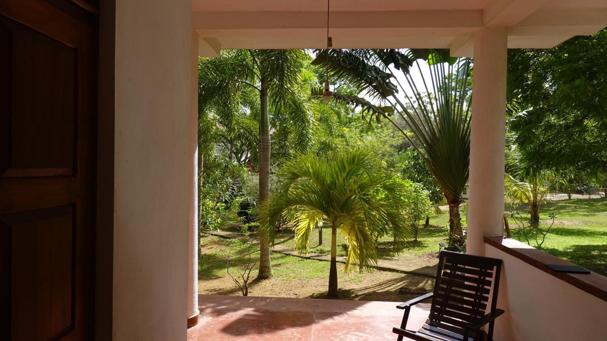 Salt Lake Cabanas & Restaurant Tangalle Exterior photo